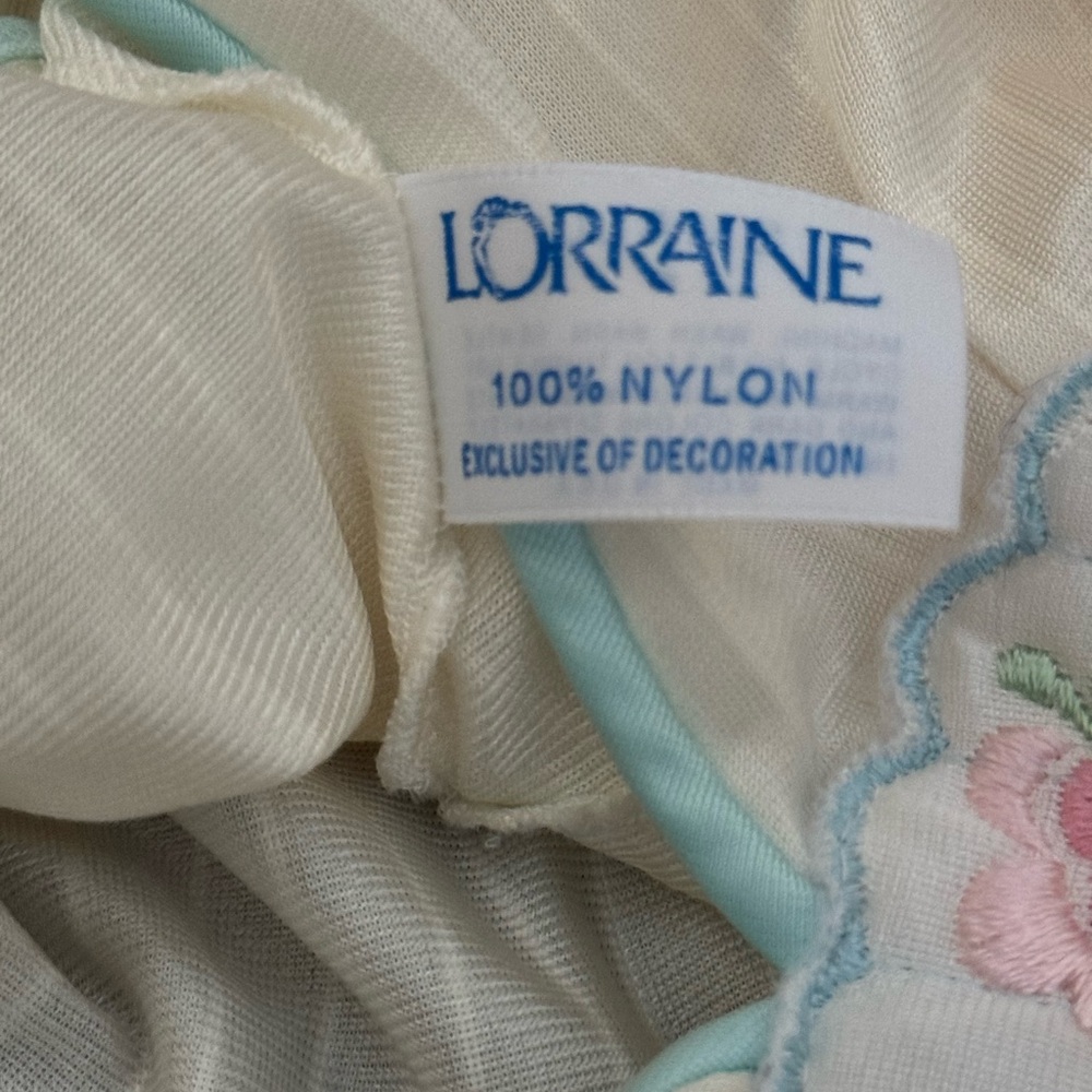Lorraine Sz S Cream Nightgown with Floral Embroidery VGUC😊😊 - Picture 3 of 8